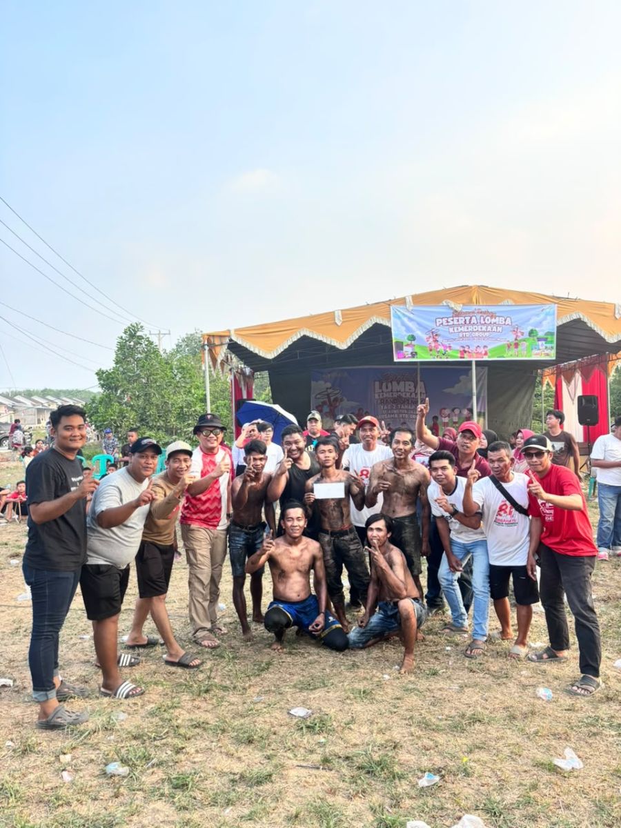 Lomba Panjat Pinang